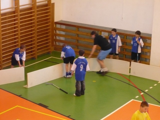 Další