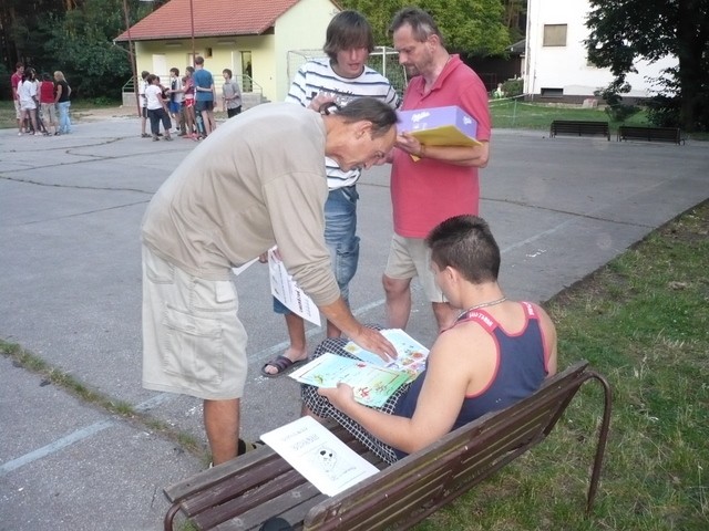 Další
